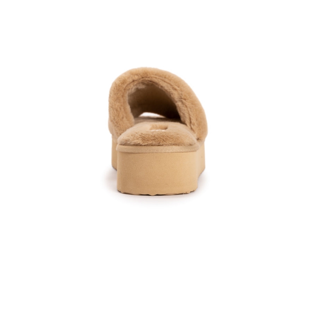 Slippers - Picture 3 of 12